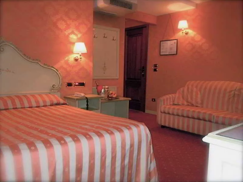 Hotel Lux Venice