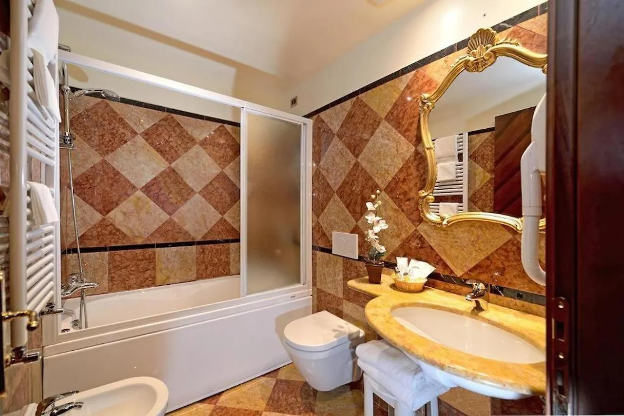 Hotel Lux Venice Italy