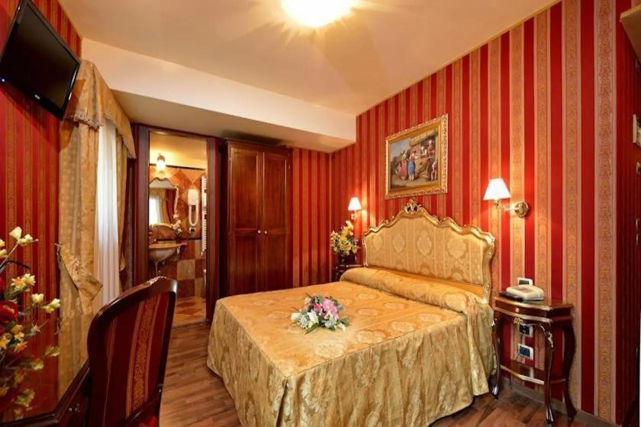Hotel Lux Venice