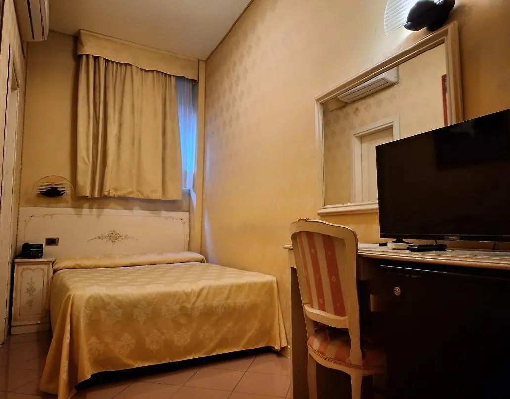 Hotel Lux Venice