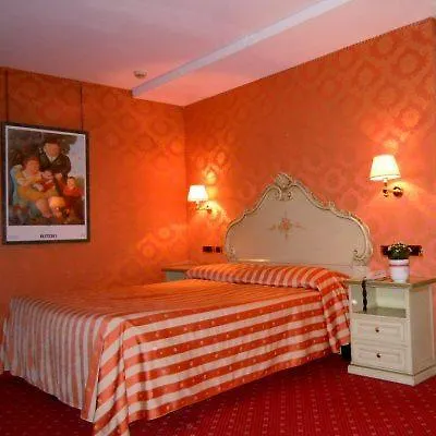 Hotel Lux Венеция