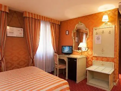 Hotel Lux Venice
