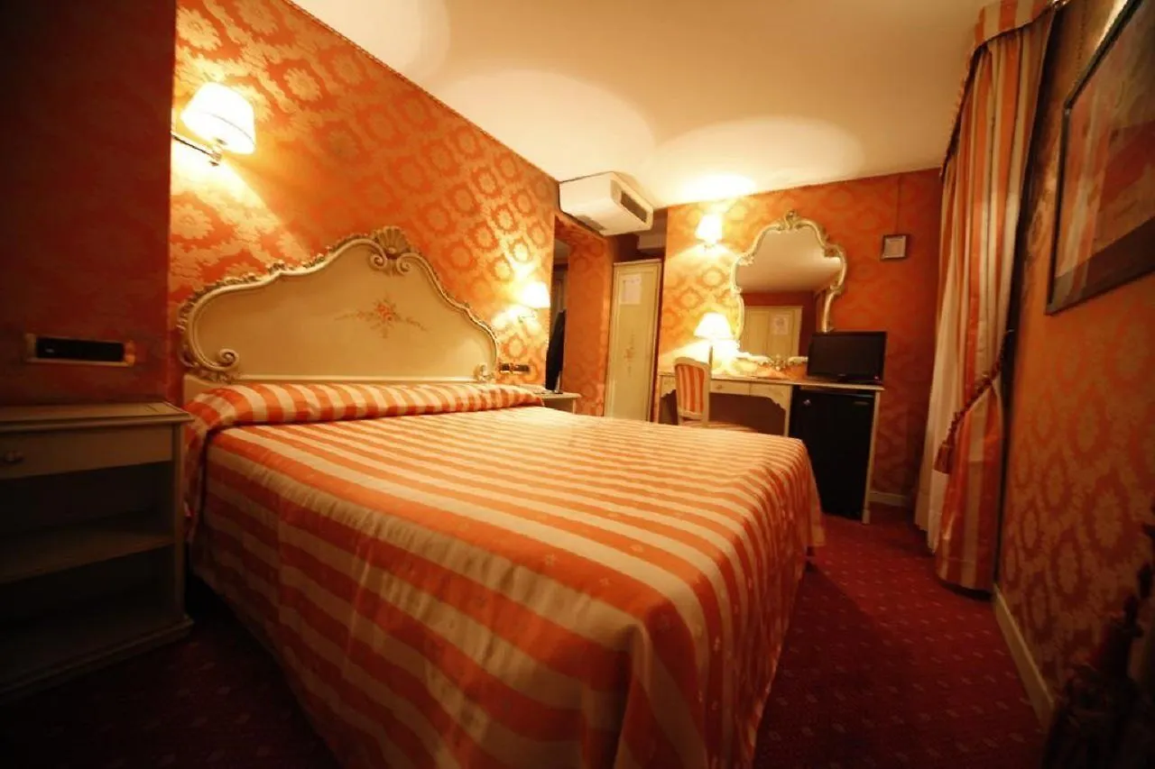 ***  Hotel Lux Venice Italy