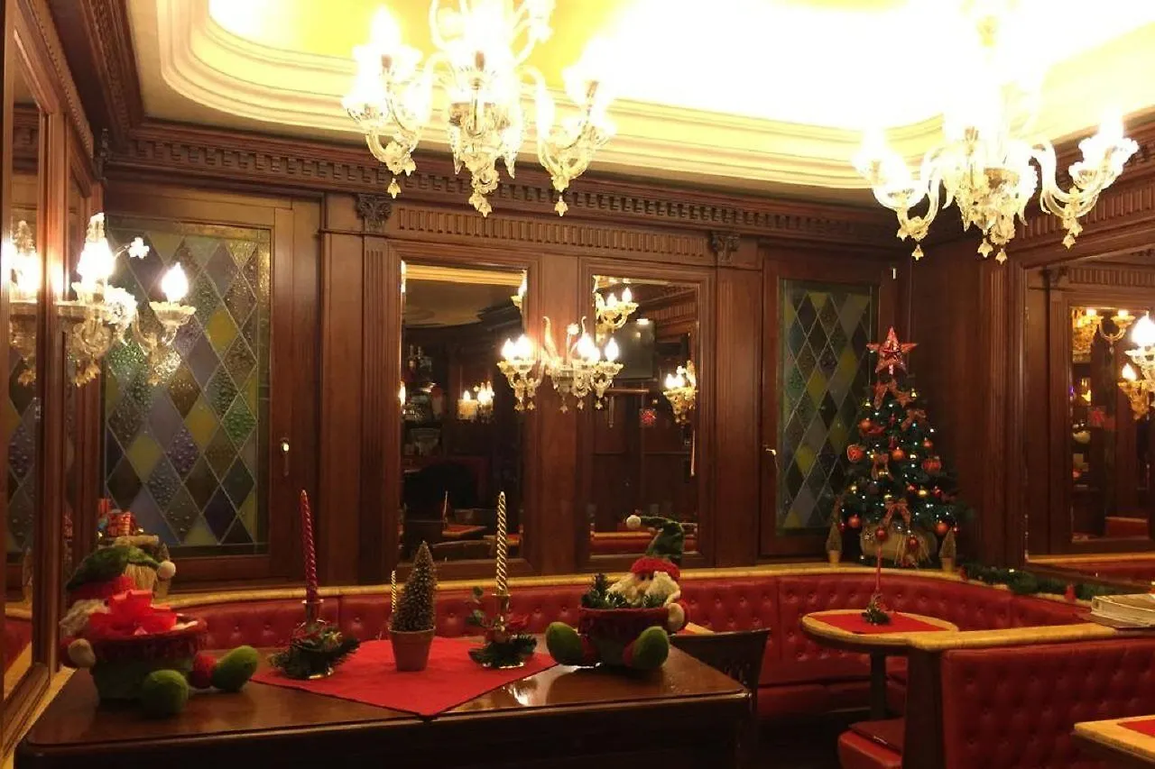 Hotel Lux Venice 3*,  Italy