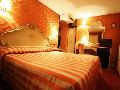 Hotel Lux Venice