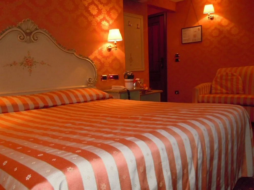 Hotel Lux Venice