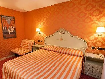 Hotel Lux Venice